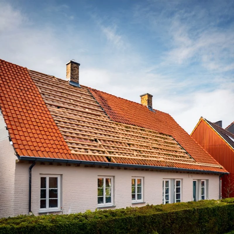 5. Fullständig takrenovering med tegeltak för villaägare